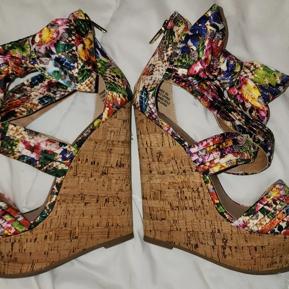 Size 6.5 ZigiSoho High Heel Sandals - Picture 6 of 10